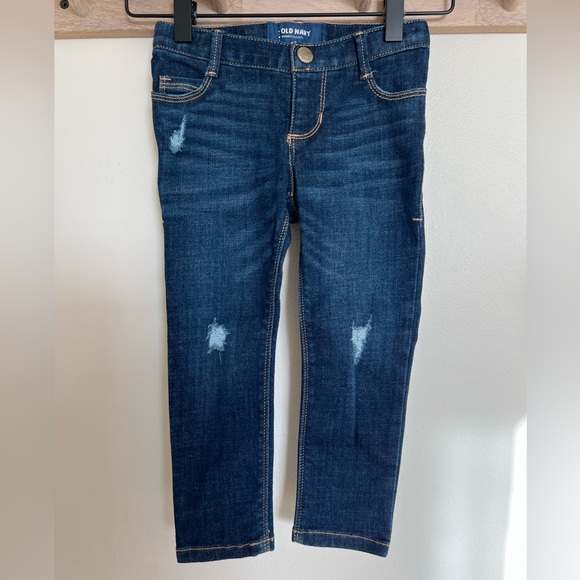 4 Pieces - Old Navy Pants & Carter's Shirt Lot Size 3T - Picture 4 of 14